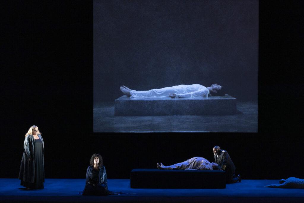 Tristan Et Isolde In Paris Opera Today